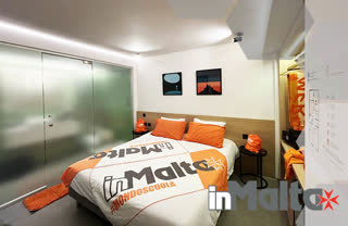 Orange Hotels Collection inMalta – Choice 17: terrazzo reception con vista Mercury Towers