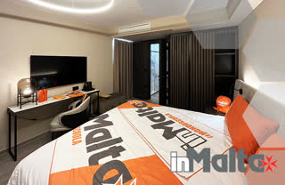 Orange Hotels Collection inMalta – Choice 19: terrazzo reception con vista Mercury Towers